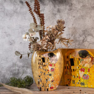 Порцеланова ваза-овал от серията Целувката на златен фон 25см