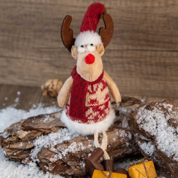 Коледна декорация елен  - Червена шапка